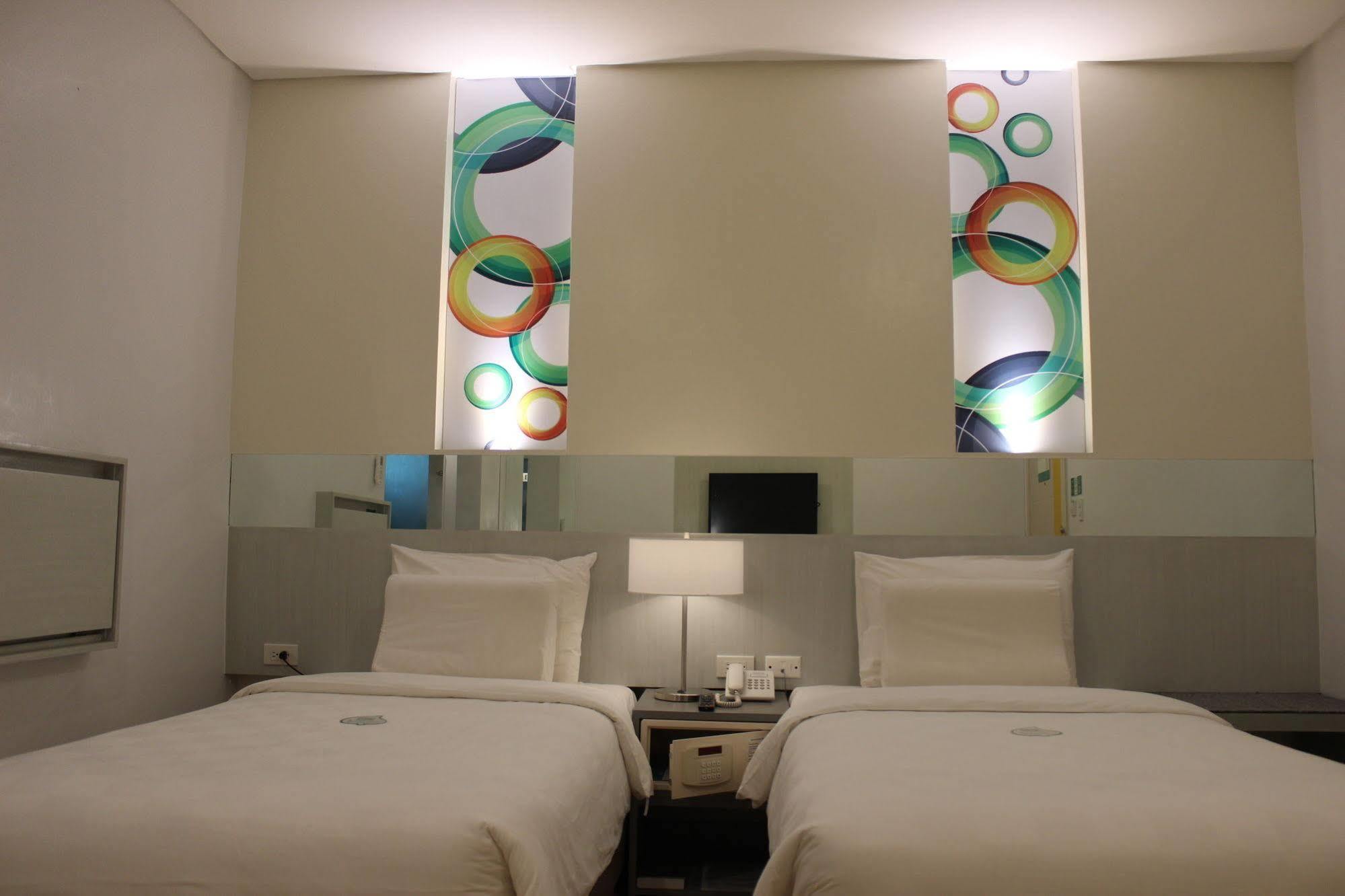 Go Hotels Butuan Butuan City Экстерьер фото