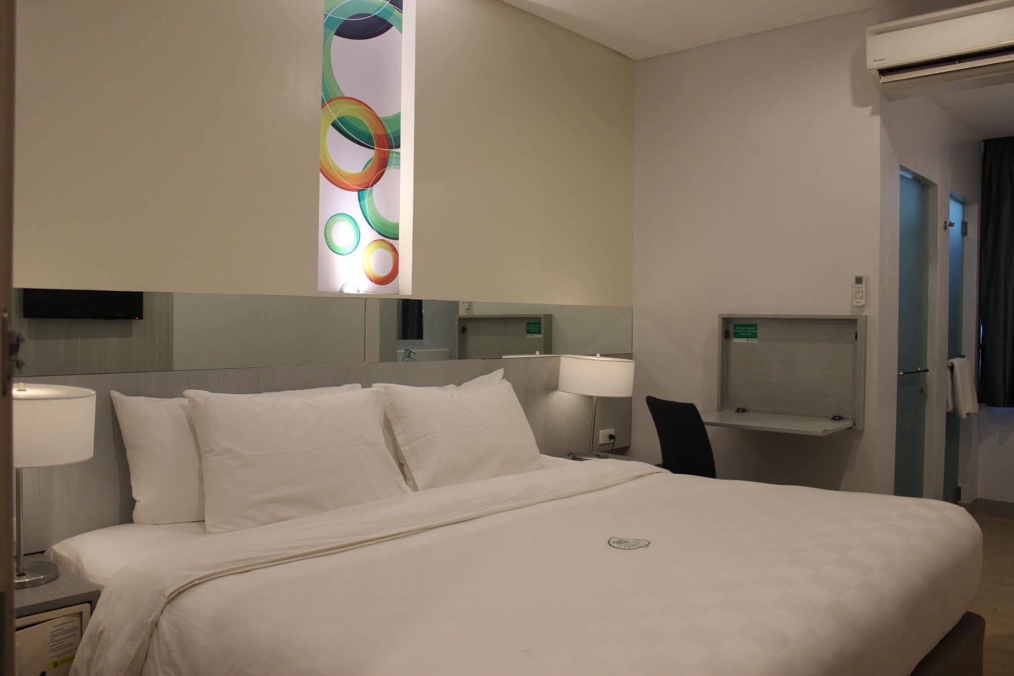 Go Hotels Butuan Butuan City Экстерьер фото