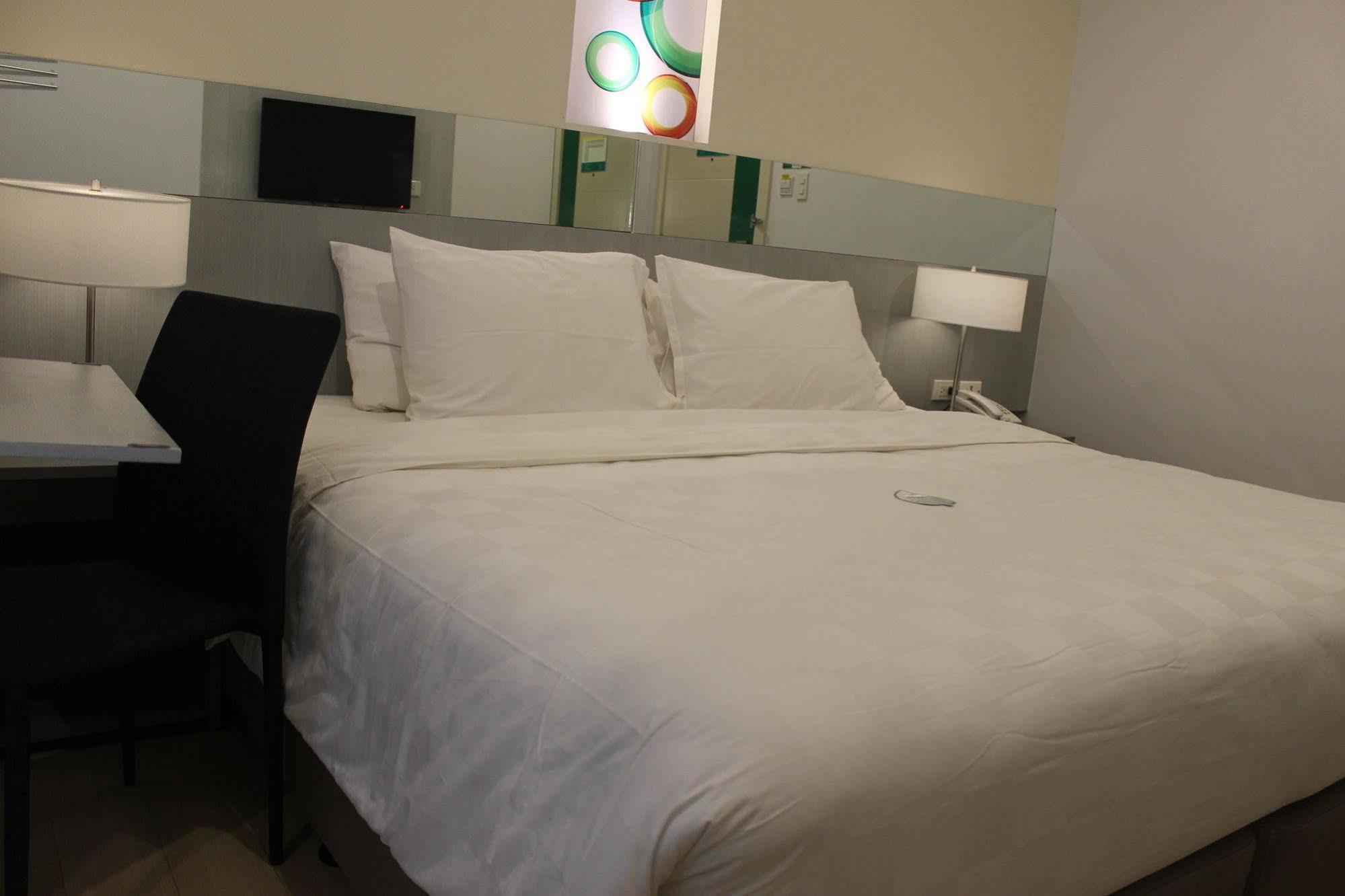 Go Hotels Butuan Butuan City Экстерьер фото