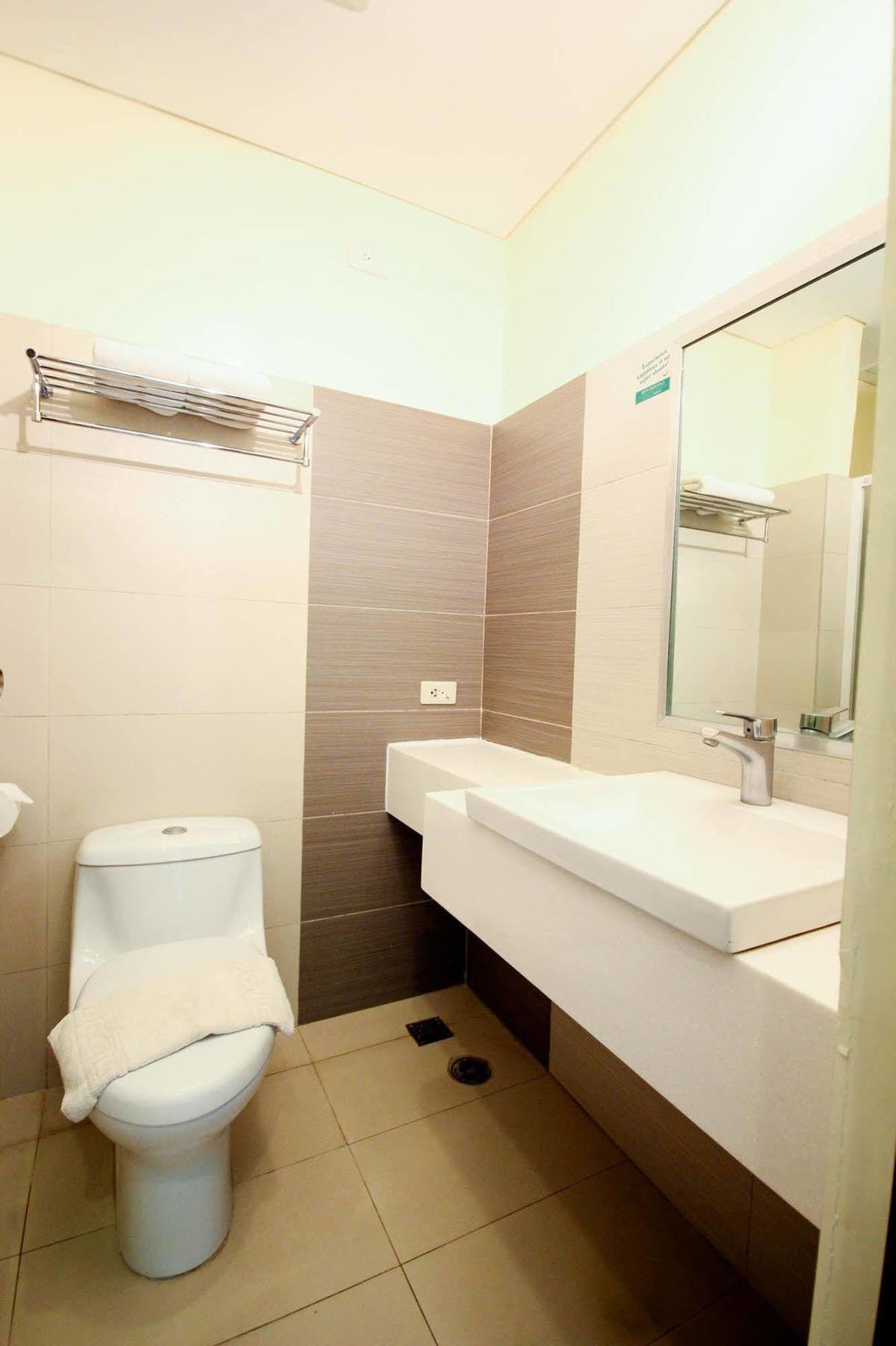 Go Hotels Butuan Butuan City Экстерьер фото